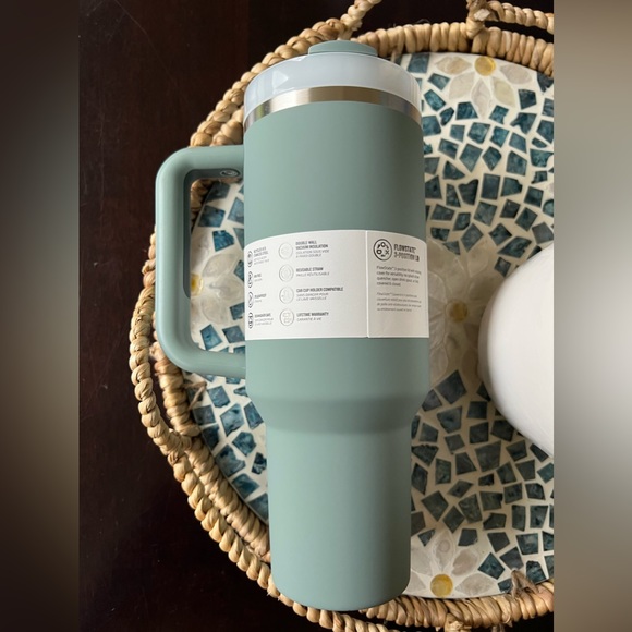 Stanley Shale THE QUENCHER H2.0 FLOWSTATE TUMBLER (SOFT MATTE) | 40 OZ. - Picture 2 of 7